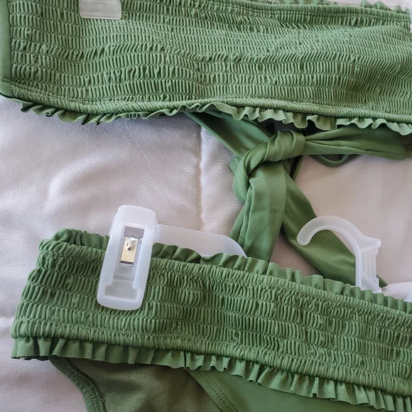 Green Bathing suit🩱 🛁 - Picture 5 of 7